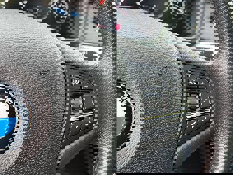 Image BMW 楲⁥㕘⠠ㅆ⤵㈨㄰ⴳ⤾ 2.0 313 40e Lounge Plus xDrive Xénon GPS Radar Bluetooth Sièges cuir élec chauffants Régul Clim auto